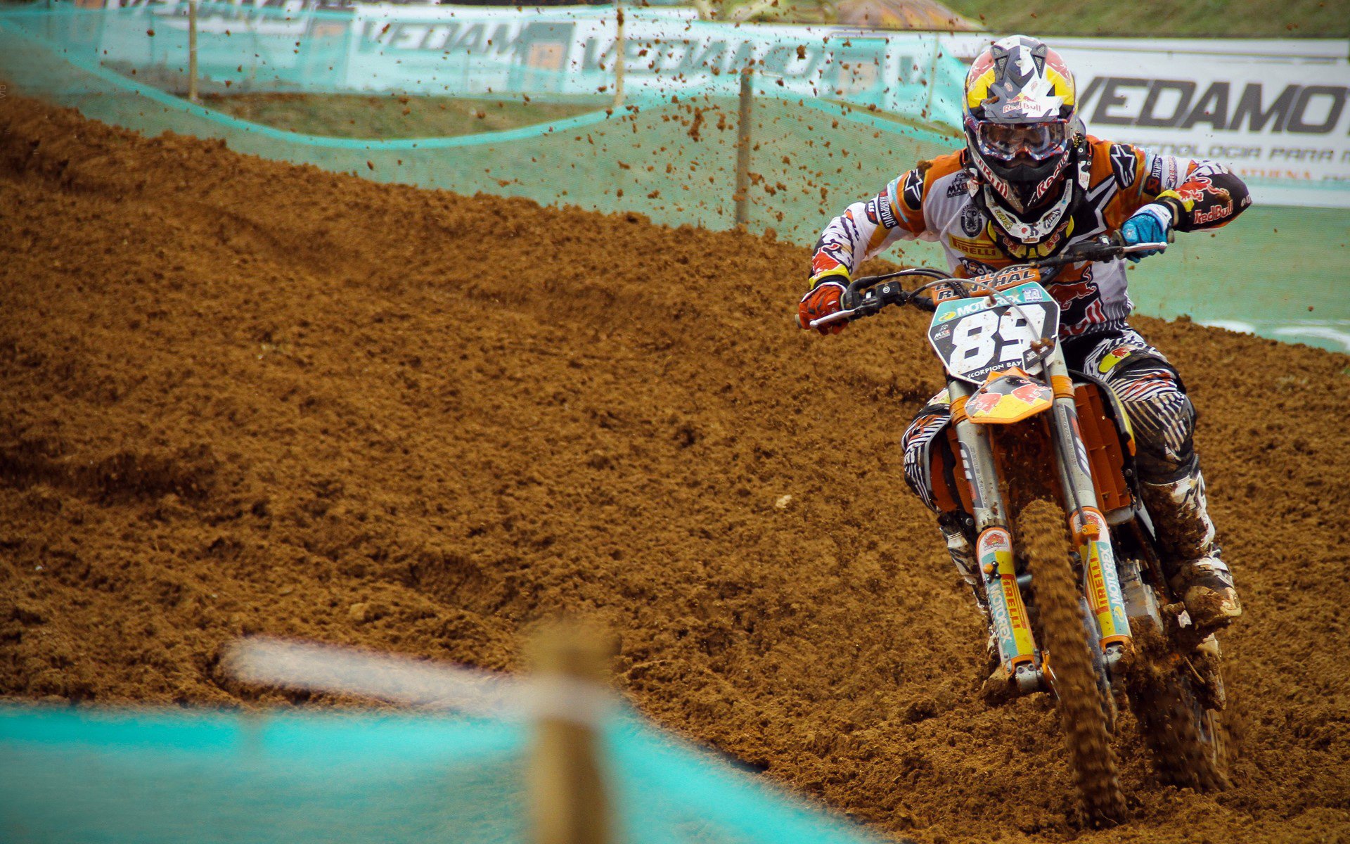 “六人制袋棍球:成都七中东部赛场燃烧激情,赛场气氛激烈”